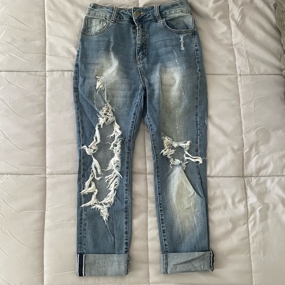 Ripped mom jeans, size small